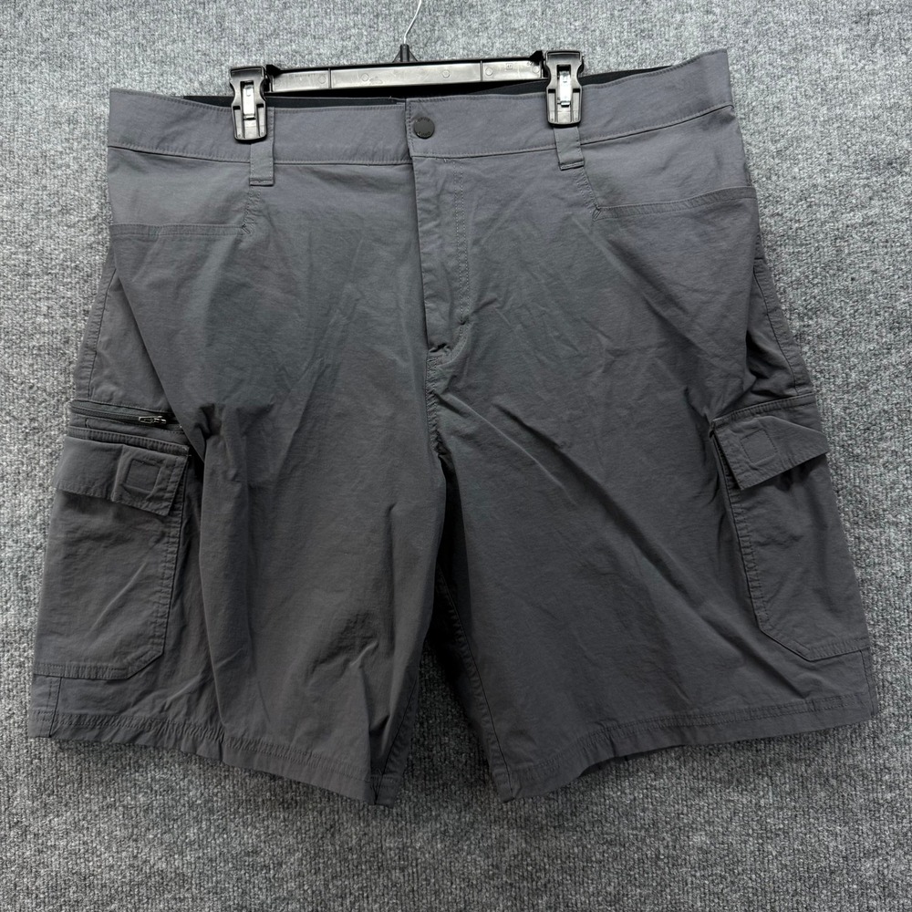 ORVIS Men's Gray Tech Cargo Shorts‎ Size 40 Two Way Stretch Zipper Pockets